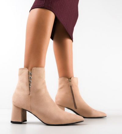 Botine dama Rezaq Bej