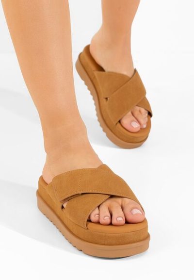 Papuci cu platformă Petronyla camel